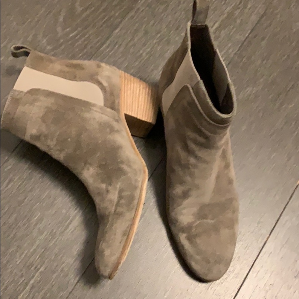 Vince booties size 7 in great condition